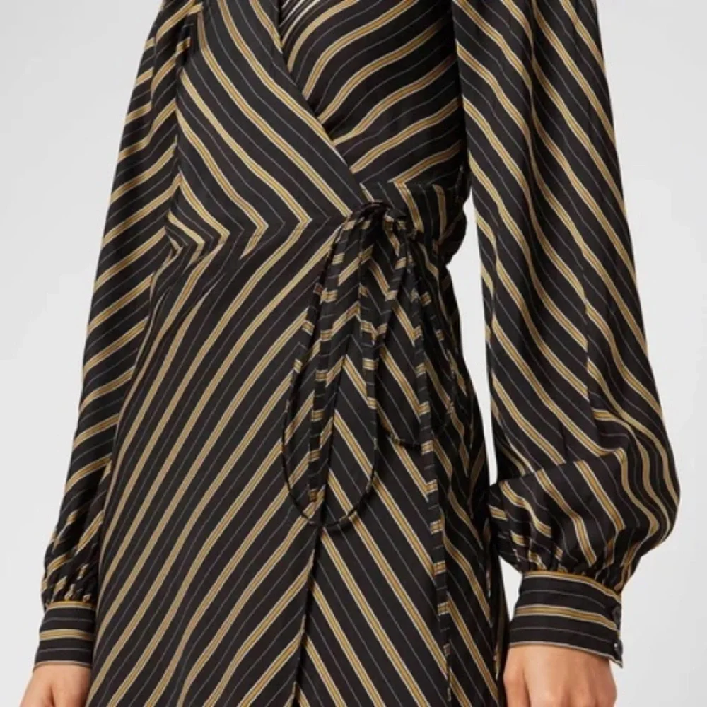 GANNI Striped Long Sleeve Wrap Maxi Dress Size EU 36/S/US 4 Black Gold - Picture 5 of 16